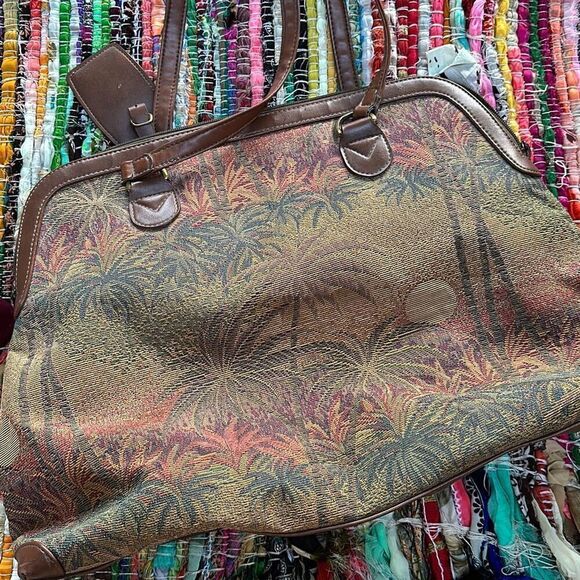 COPY - Ricardo Beverly Hills Vintage Weekender Bag - Picture 5 of 8